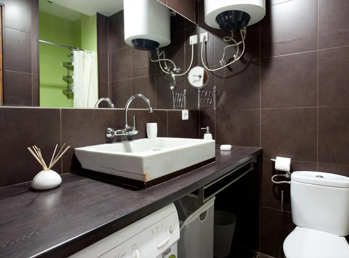 Apartment Borrell - Near Ramblas Barcelona